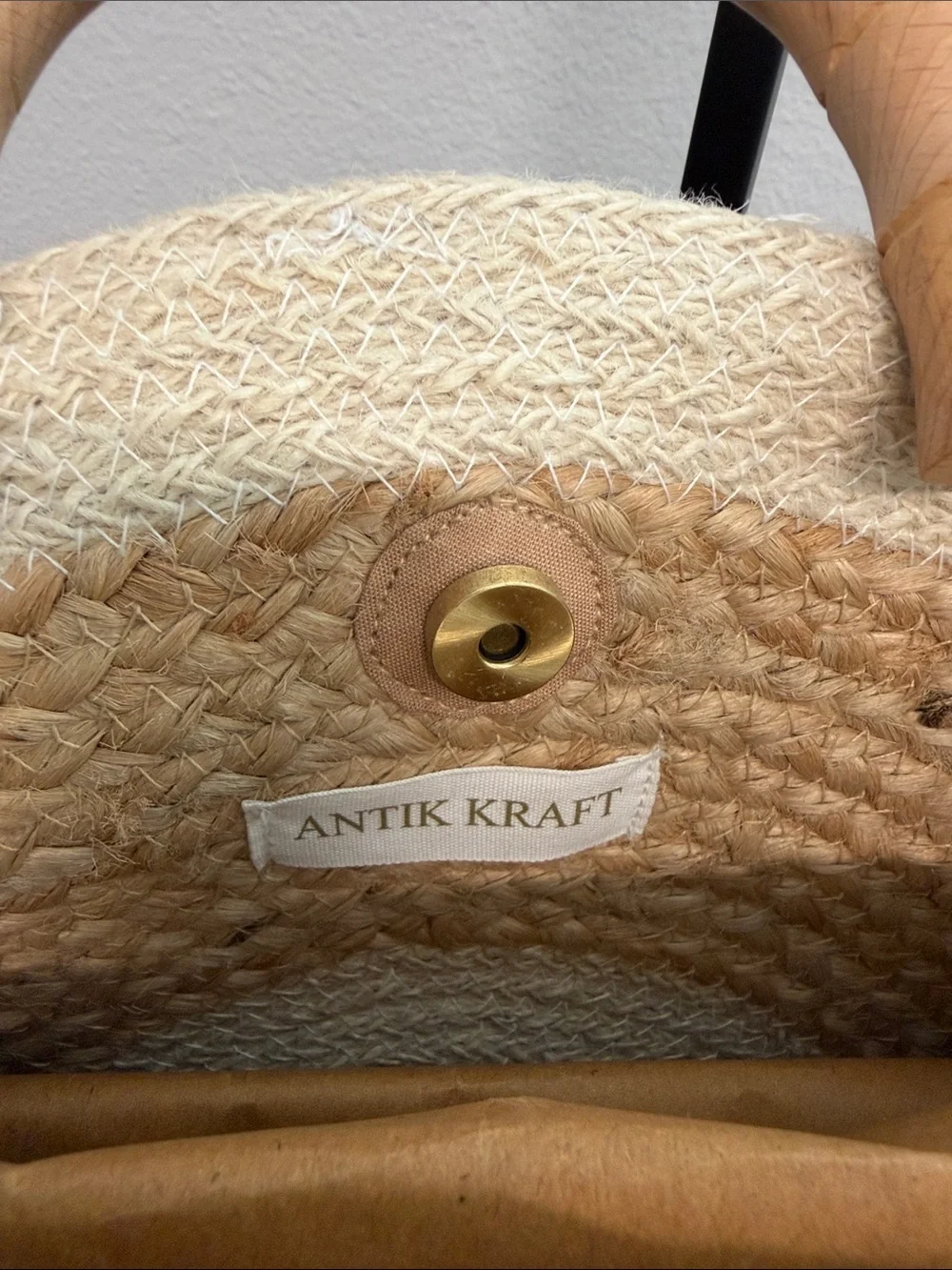 Antik Kraft | Jute Half-Moon Vacation Summer Bag w/ Bamboo Handles